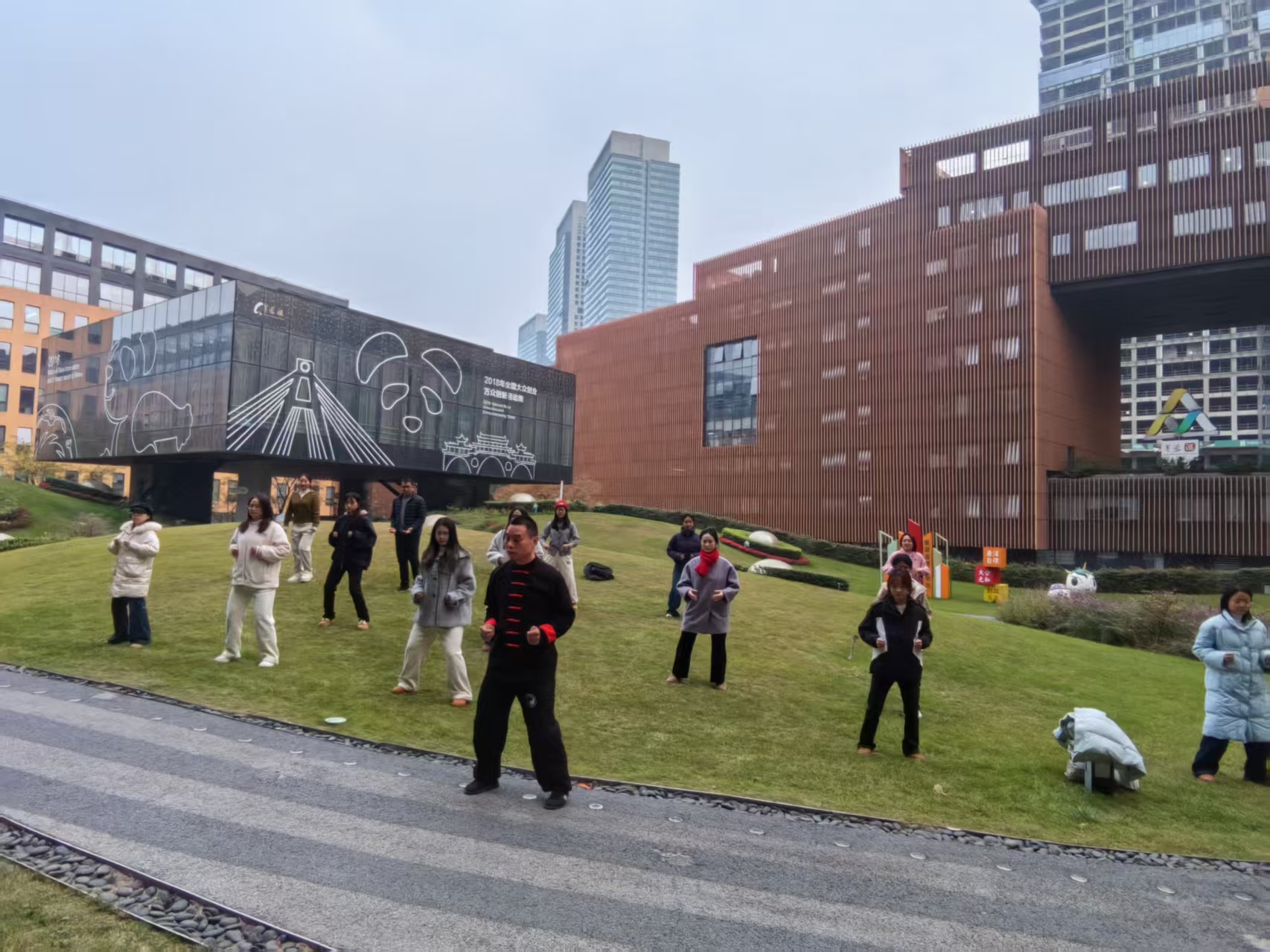 �˶ν�����ҵ��֣·̫��κ������ʦ�����߽��ɶ������׿Ƽ�